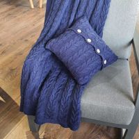 Подушка декоративна в'язана, темно-синя