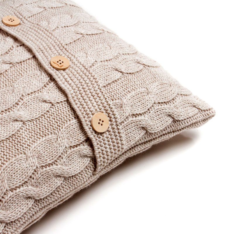 Подушка в'язана, світлий беж-коси