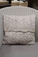 Подушка в'язана, світлий беж-коси