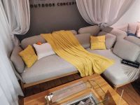 Подушка декоративна в'язана, ніжно-жовтий